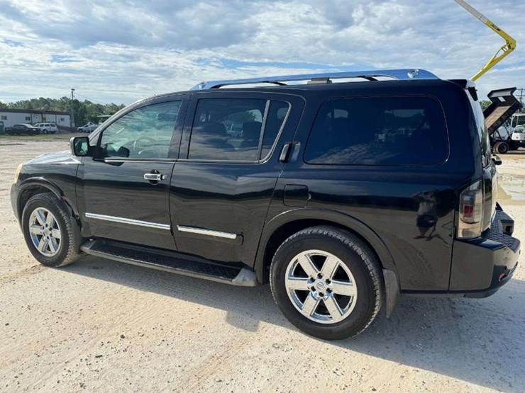 2014-nissan-armada-image-4