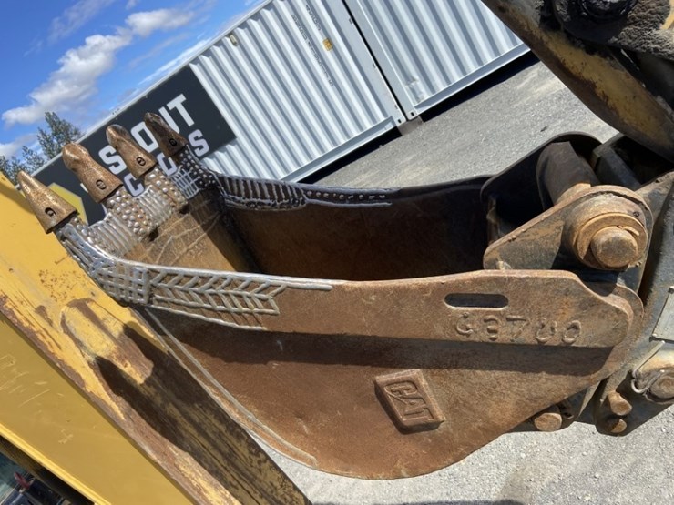 2004-caterpillar-420d-image-25