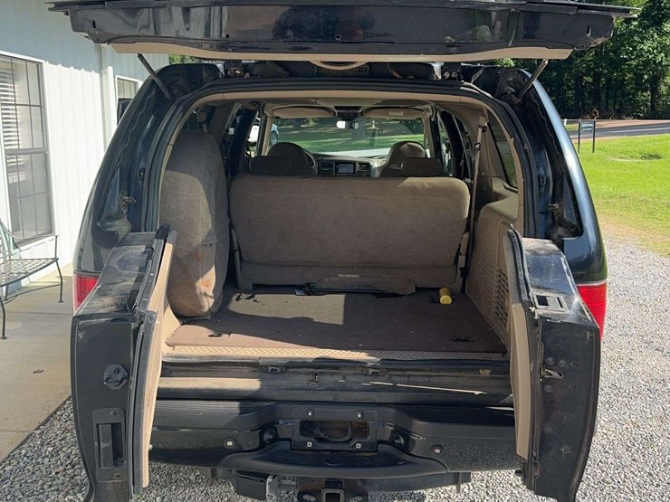 2001-ford-excursion-image-18