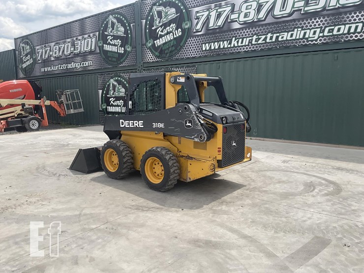 2016-deere-318e-image-2