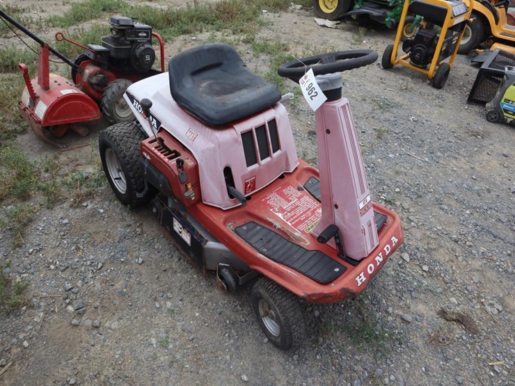 honda-riding-mower-image-2