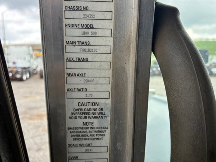 2018-kenworth-w900-image-14