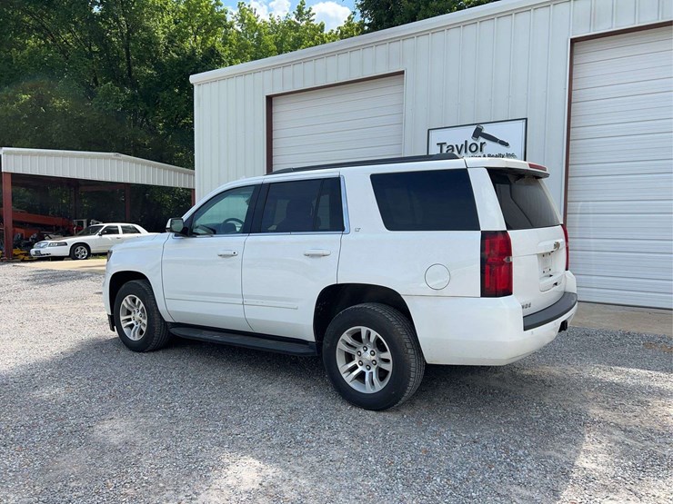 2019-chevrolet-tahoe-image-3