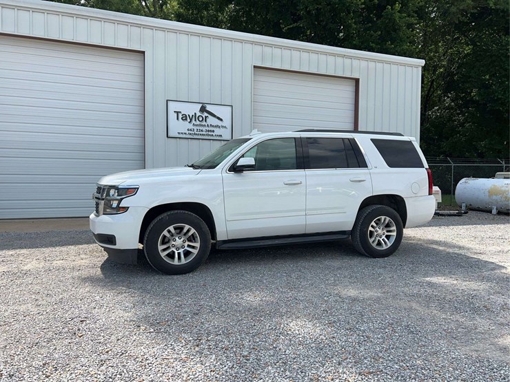 2019-chevrolet-tahoe-image-1