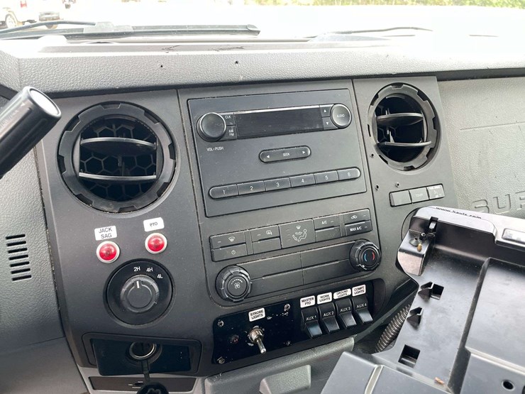 2014-ford-f550-image-13