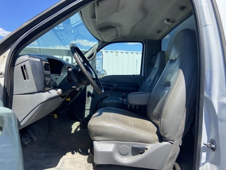 2005-ford-f750-sd-image-12