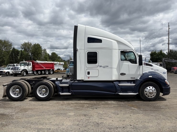 2016-kenworth-t680-image-3