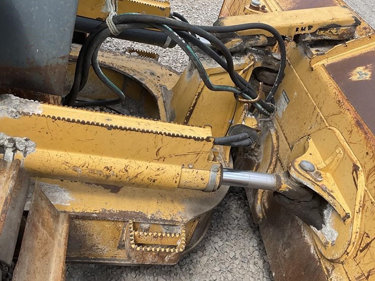 2008-deere-700j-lgp-image-11