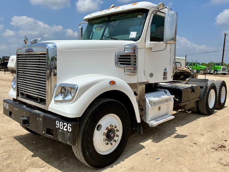 2016-freightliner-coronado-122-sd-image-1