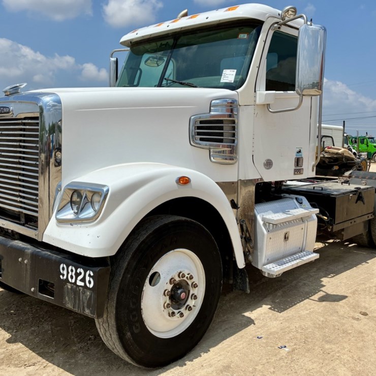 2016 FREIGHTLINER CORONADO 122 SD