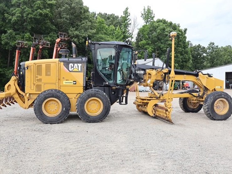 2016-caterpillar-140-image-6