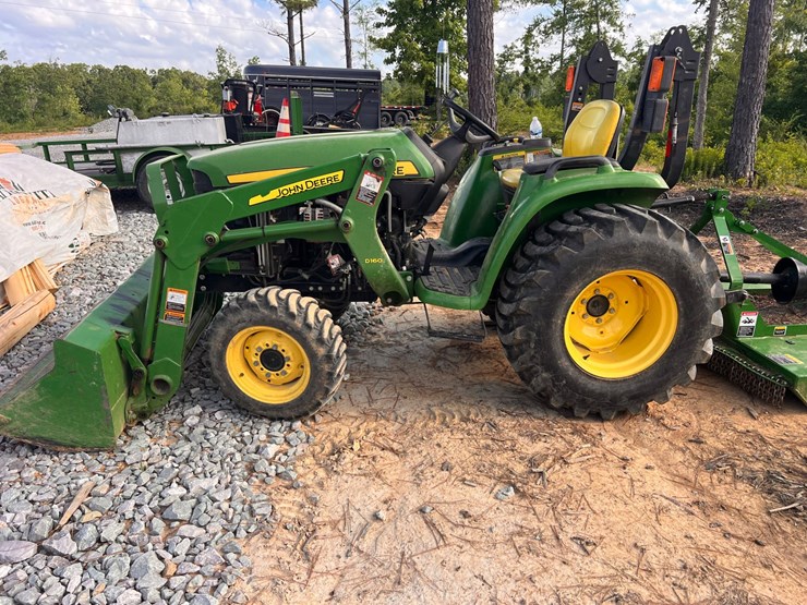 john-deere-3032e-image-1