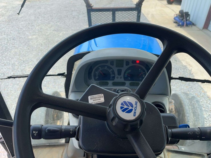 new-holland-t6020-image-17