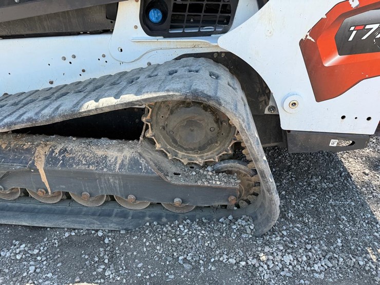 2024-bobcat-t770-image-17