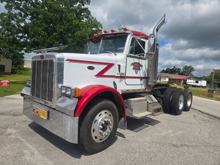 2004-peterbilt-378-image-3