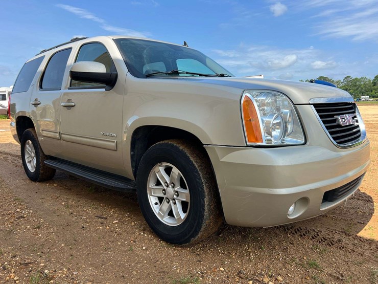 2013-gmc-yukon-slt-image-4