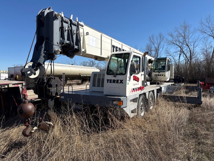 2003-terex-60-ton-crane-image-1