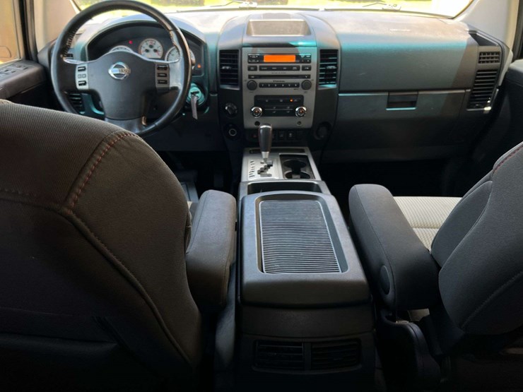 2012-nissan-titan-image-44