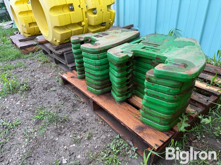 john-deere-front-suitcase-weights-image-1