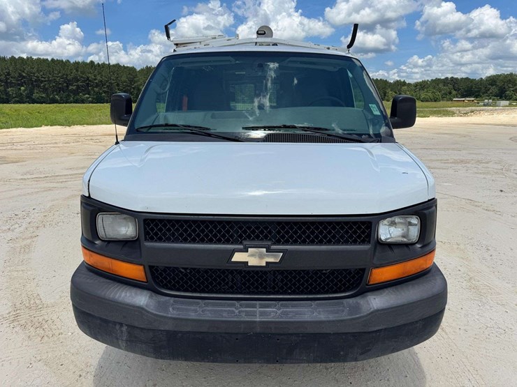 2013-chevrolet-express-2500-image-5