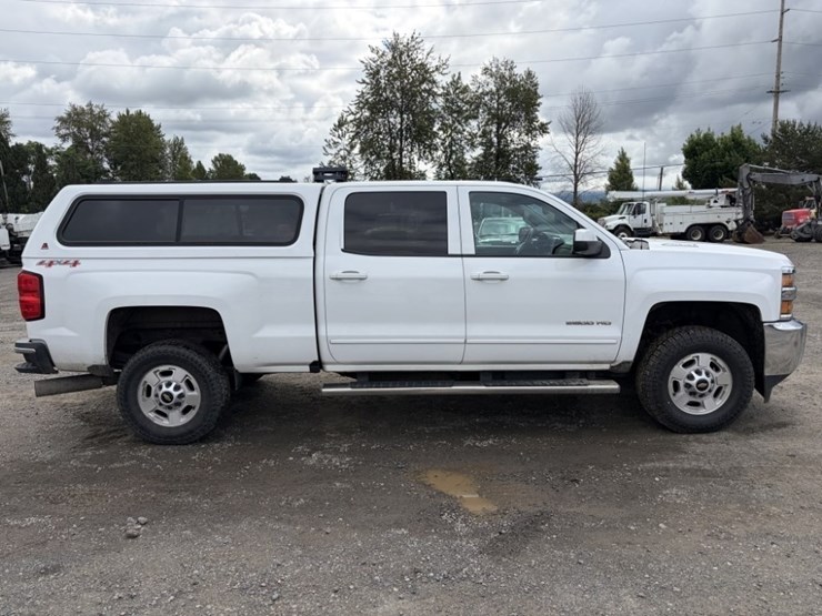 2016-chevrolet-silverado-2500-image-3