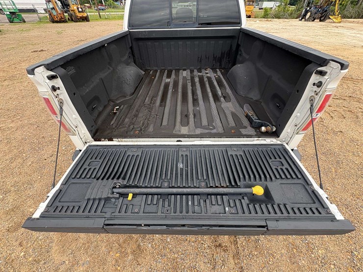 2012-ford-f150-platinum-image-17