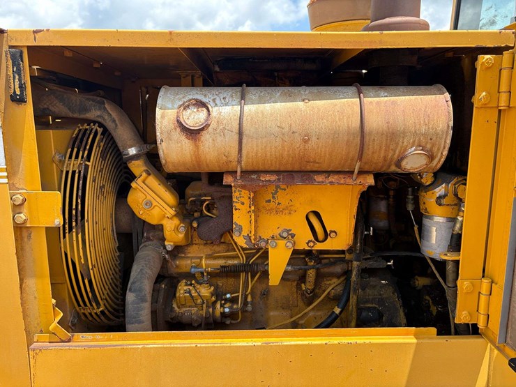 john-deere-444-image-31
