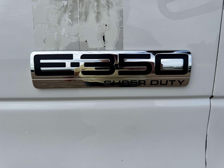 2018-ford-e350-image-31