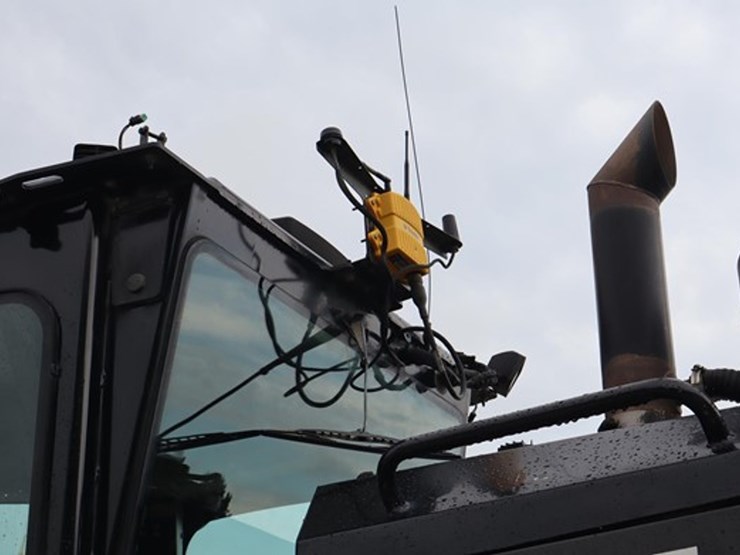 2016-caterpillar-140-image-44