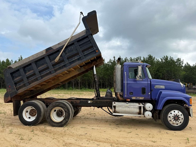 1998-mack-ch613-image-3