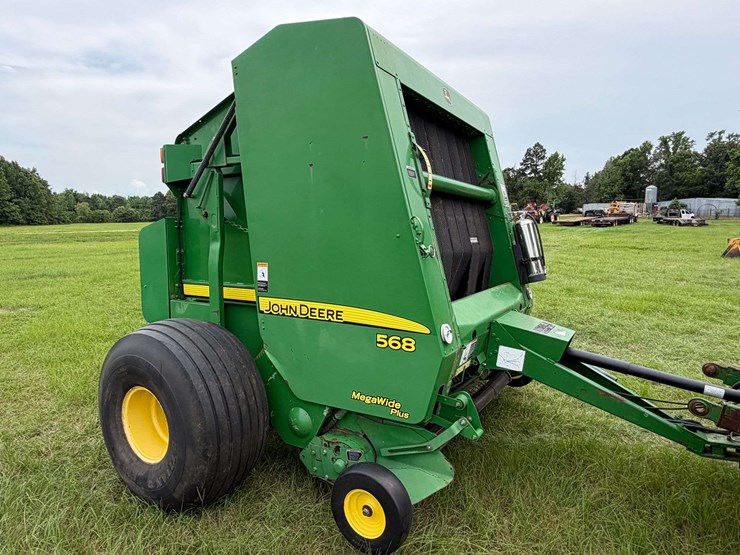 2010-john-deere-568-image-2