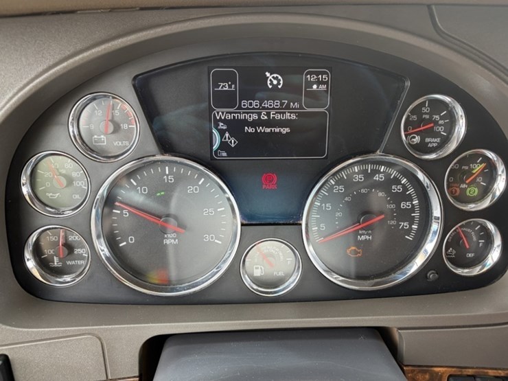 2016-kenworth-t680-image-32