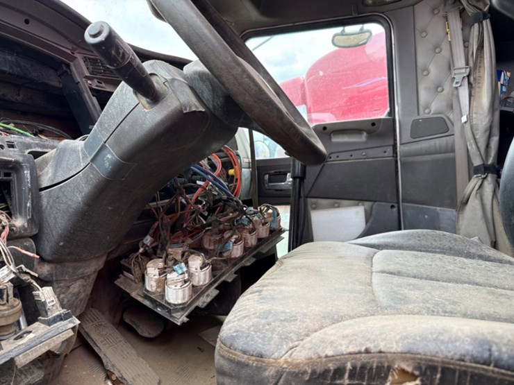 2007-kenworth-w900-image-5