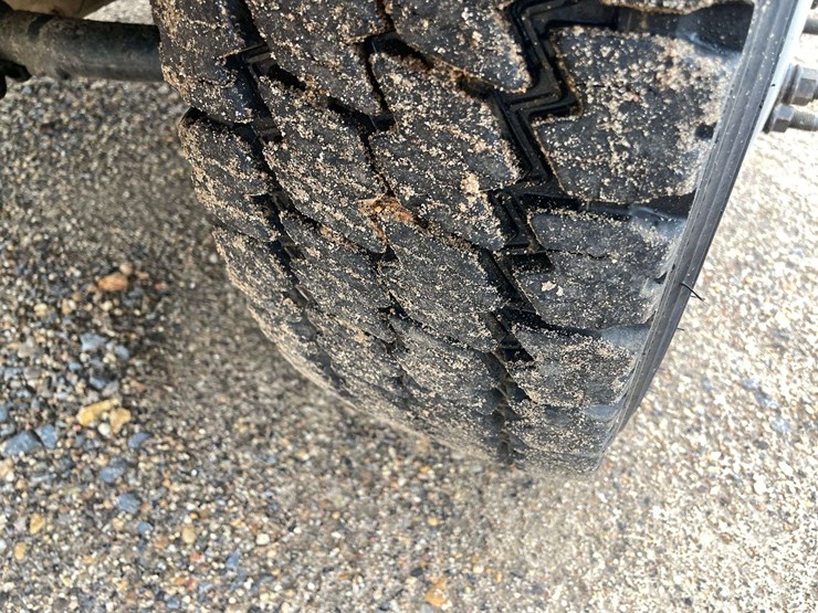 2014-ford-f550-image-21