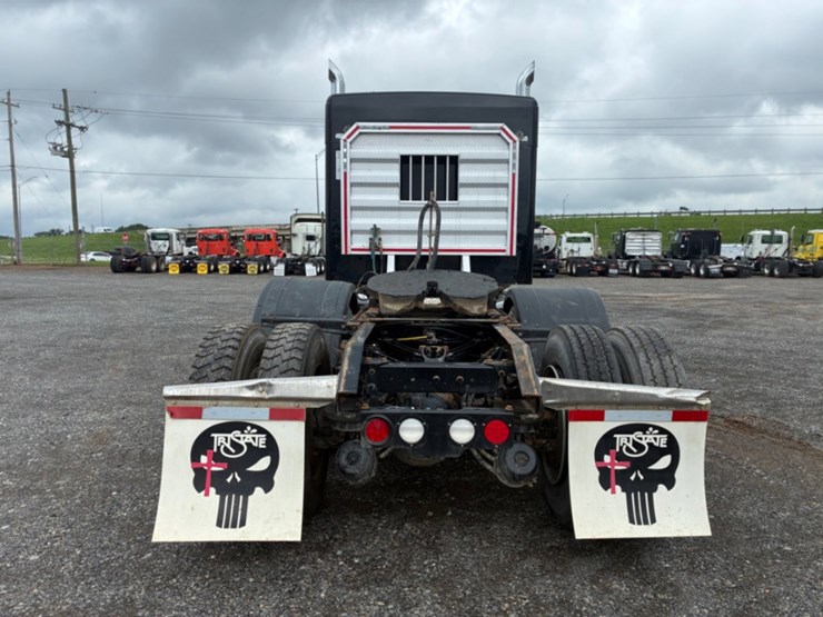 2018-kenworth-w900-image-5
