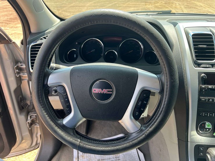 2012-gmc-acadia-image-12