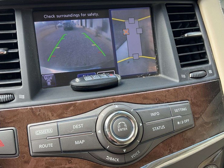 2012-infiniti-qx56-image-28