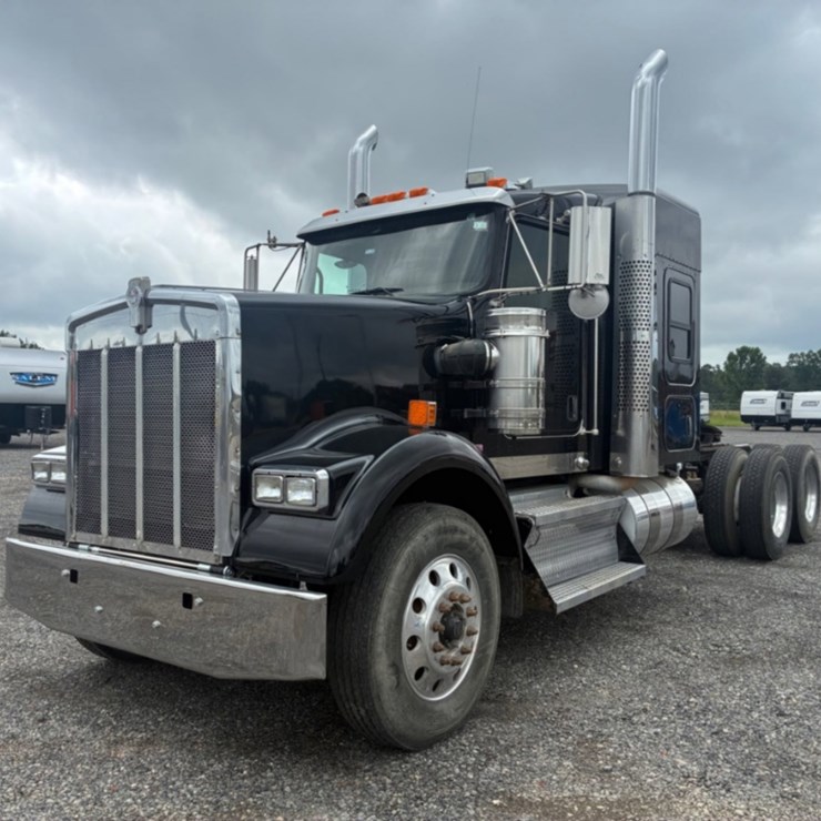 2018 KENWORTH W900