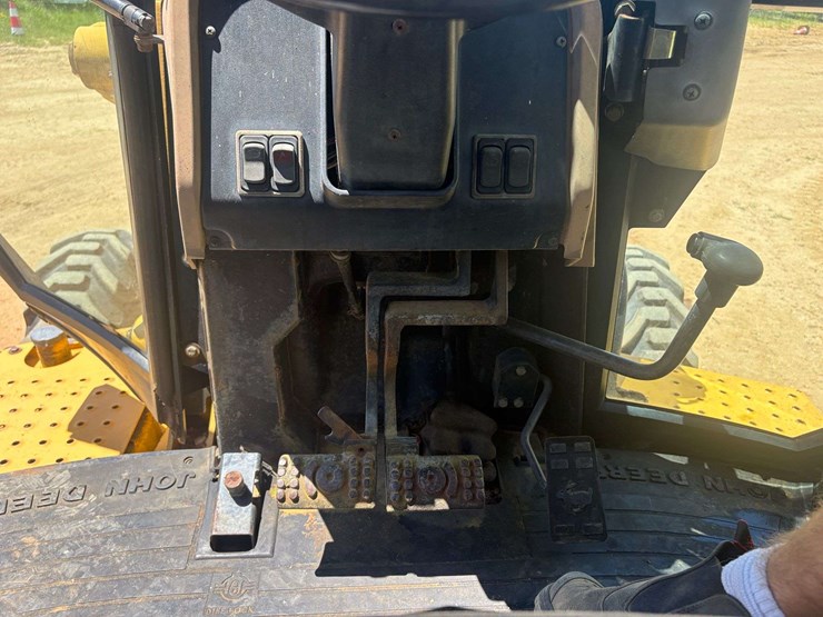 deere-410e-image-18