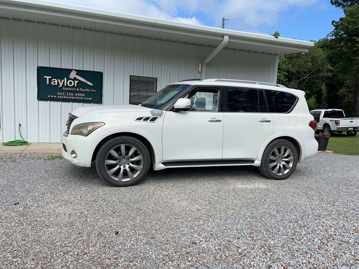 2012-infiniti-qx56-image-1