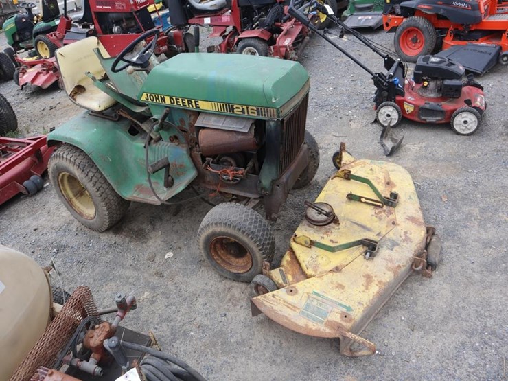 john-deere-216-image-1