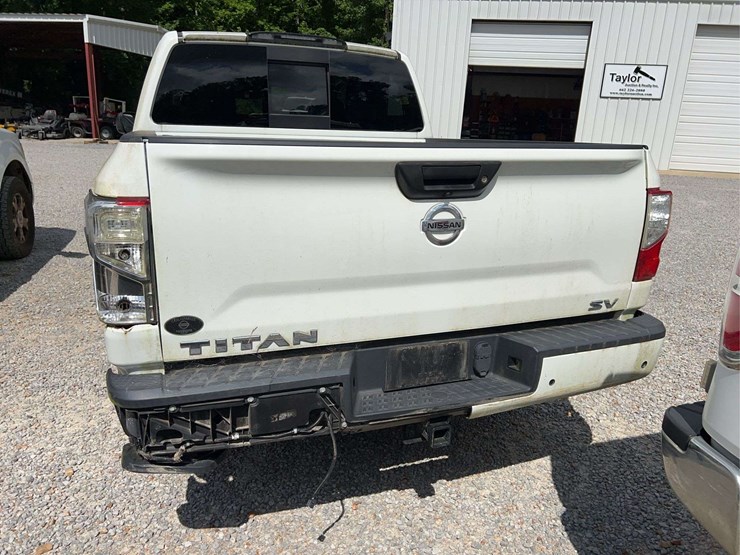 2021-nissan-titan-image-8