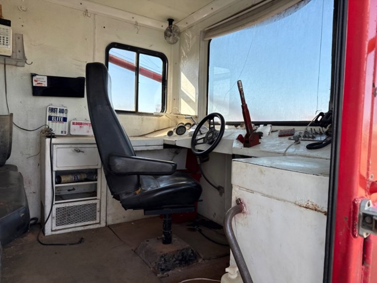 2009-freightliner-m2-slick-line-image-6
