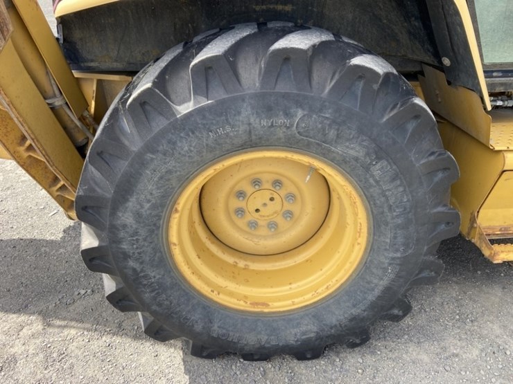 2004-caterpillar-420d-image-29