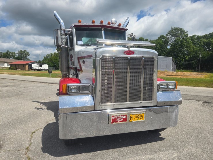 2004-peterbilt-378-image-27