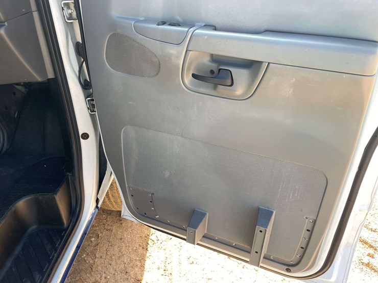 2006-ford-cargo-image-15