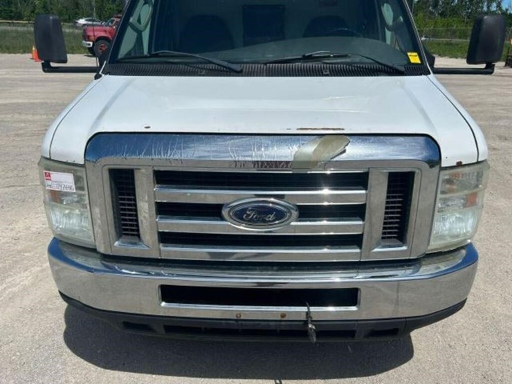 2008-ford-e450-image-30