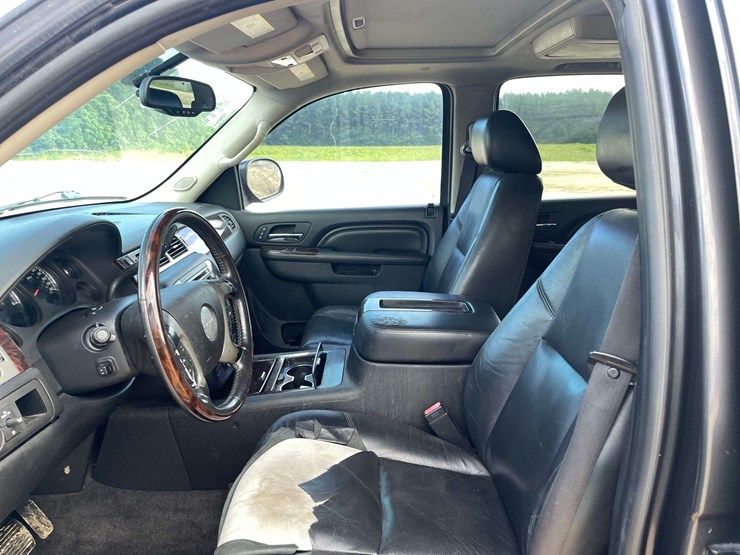 2011-gmc-yukon-denali-image-10