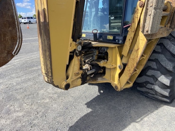 2004-caterpillar-420d-image-22