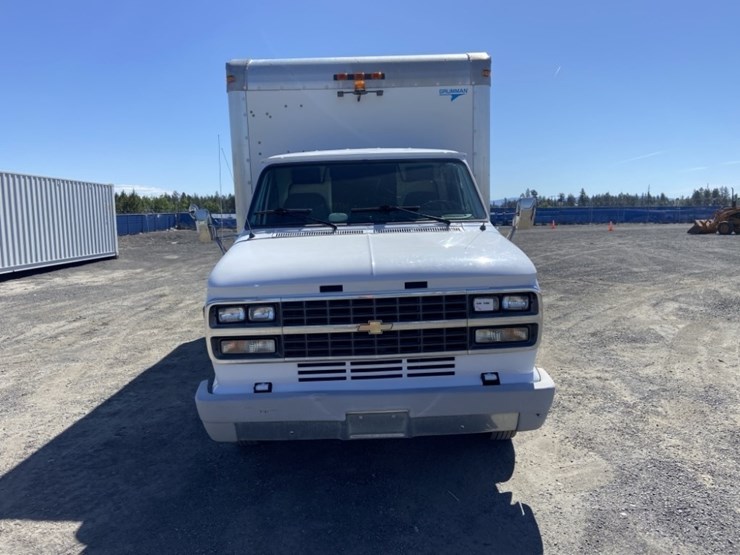 1995-chevrolet-30-image-8